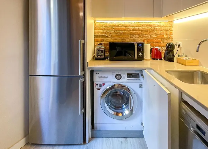 Touch - Fontrodona * برشلونة